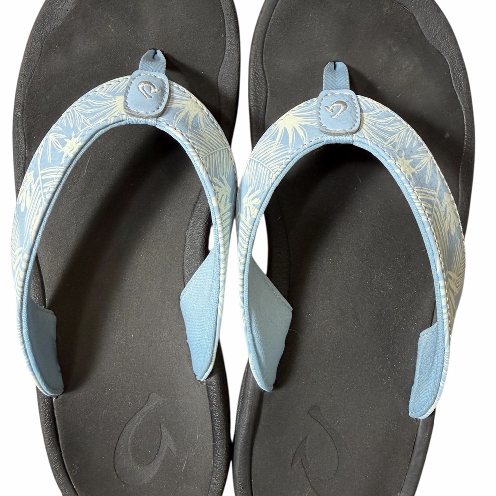 Olukai Ohana blue white floral Flip Flops Women’s size 8